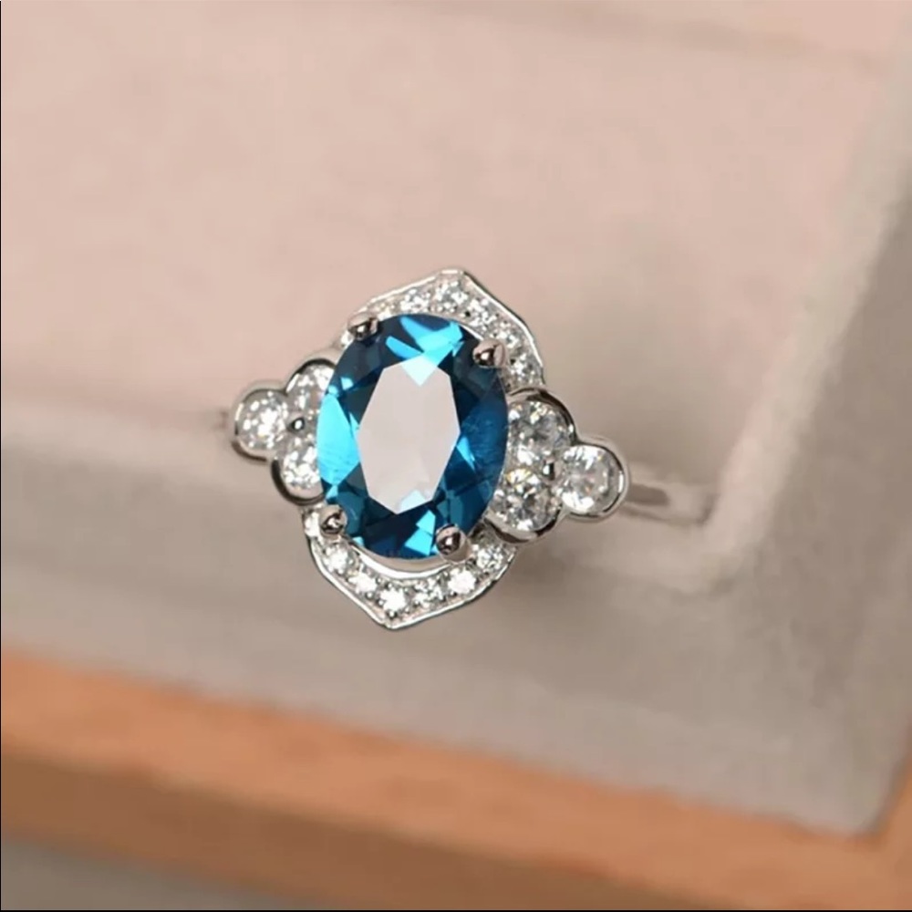 New Women’s 925 Silver Diamond ring